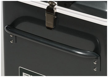 Verstärkte Handgriffe
für bequemeren Transport