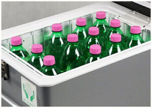 Platz für z.B. 12×1 Liter Flaschen stehend oder 9×1,5 Liter Flaschen liegend