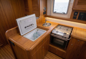 ENGEL MB40V Kombüse 2