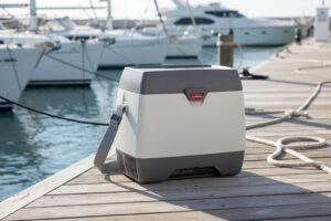 ENGEL MD14F Marine am Steg